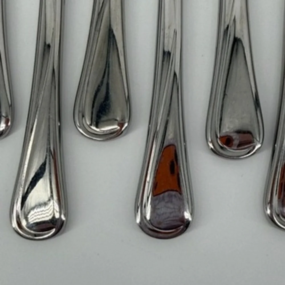 Oneida Flight Reliance Glossy Stainless Dinner‎ Knives Set of 7 9 Inch Serrated